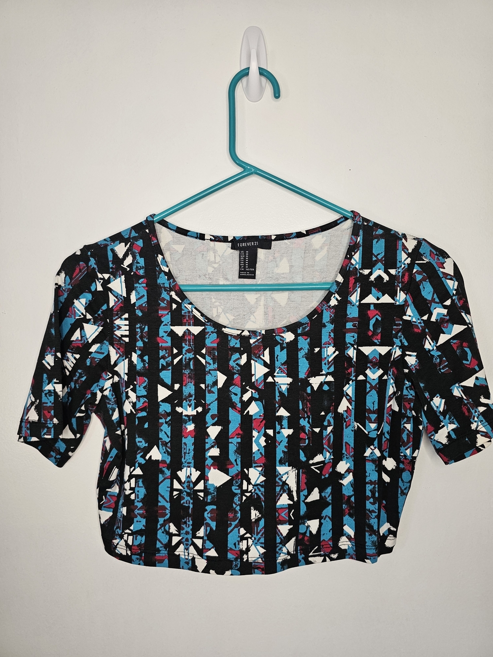 Forever 21 Geometric Crop Top Medium Blue Black Abstract Short Sleeve Y2K